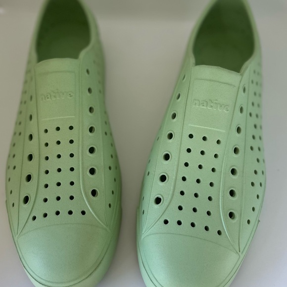 Native Shoes Men’s 11 Jefferson Bloom Celtuse Green Light Foam Sneakers - Picture 2 of 9